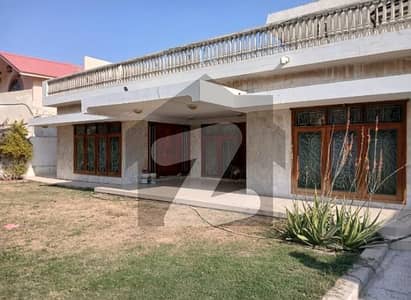 ڈی ایچ اے فیز 1 ڈی ایچ اے ڈیفینس,کراچی میں 4 کمروں کا 1 کنال مکان 8.5 کروڑ میں برائے فروخت۔