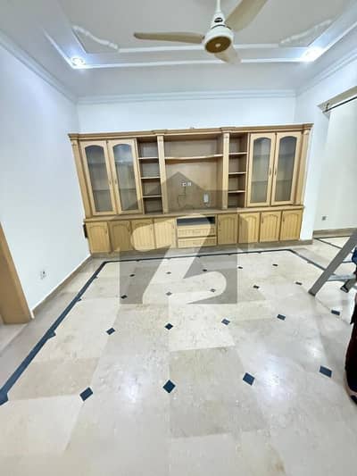 10 MARLA BEAUTIFUL GROUND PORTION FOR RENT IN G-13 ISLAMABAD IDIAL LOCATION