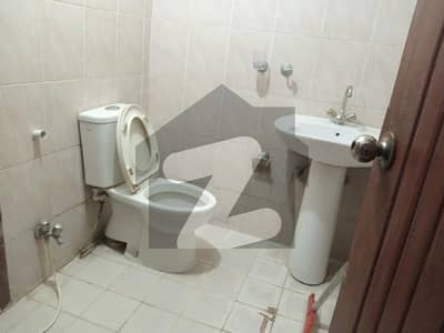 آئی ۔ 10 اسلام آباد میں 4 کمروں کا 4 مرلہ مکان 2.4 کروڑ میں برائے فروخت۔