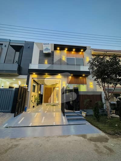 5 MARLA MOST BEAUTIFUL BRAND NEW HOUSE FOR SALE