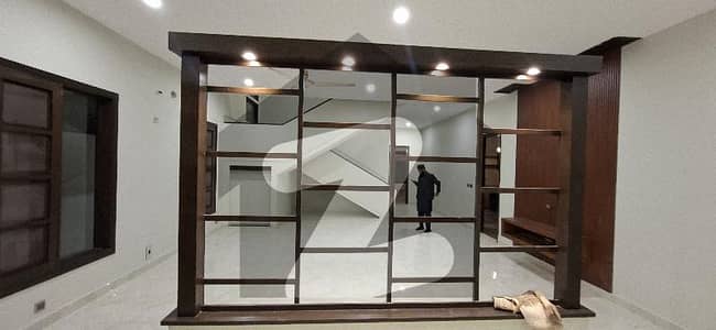 ڈی ایچ اے فیز 6 ڈی ایچ اے ڈیفینس,کراچی میں 5 کمروں کا 1 کنال مکان 6.0 لاکھ میں کرایہ پر دستیاب ہے۔