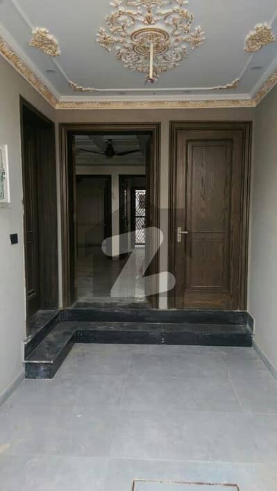 پیراگون سٹی لاہور میں 3 کمروں کا 5 مرلہ مکان 2.5 کروڑ میں برائے فروخت۔