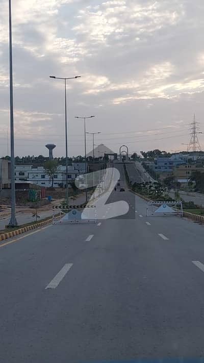 10 Marla Plot For Sale