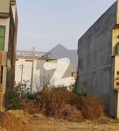 آئی ۔ 14/4 آئی ۔ 14,اسلام آباد میں 5 مرلہ رہائشی پلاٹ 1.35 کروڑ میں برائے فروخت۔