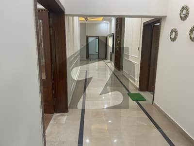 ای ۔ 11/3 ای ۔ 11,اسلام آباد میں 3 کمروں کا 1 کنال زیریں پورشن 1.6 لاکھ میں کرایہ پر دستیاب ہے۔