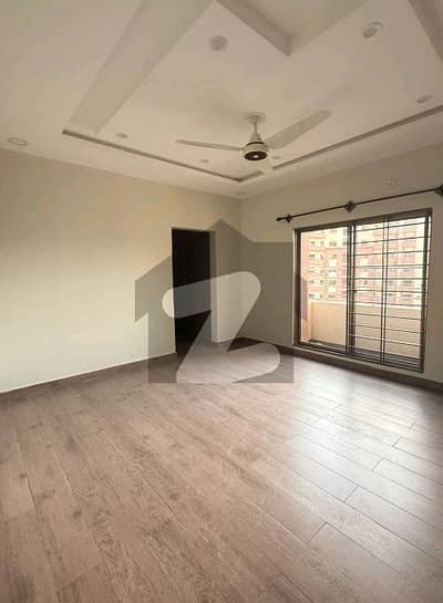 عسکری 5 ۔ سیکٹر جے عسکری 5,ملیر کنٹونمنٹ,کینٹ,کراچی میں 4 کمروں کا 13 مرلہ فلیٹ 4.95 کروڑ میں برائے فروخت۔