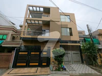 ایڈن ریزیڈنشیا - بلاک اے1 ایڈن ریزیڈینشیا,ایڈن,لاہور میں 8 کمروں کا 8 مرلہ مکان 2.5 کروڑ میں برائے فروخت۔