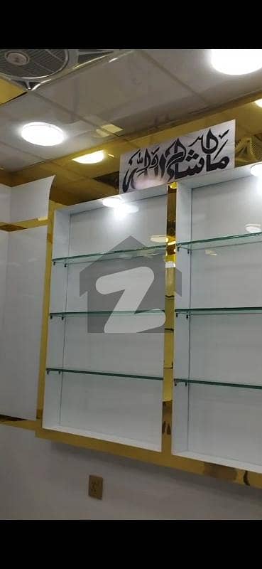 عبداللہ ہارون روڈ کراچی میں 1 مرلہ دکان 3.5 کروڑ میں برائے فروخت۔