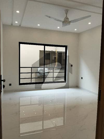 NICE LOCATION ONE KANAL NEW UPPER PORTION AVAIL FOR RENT