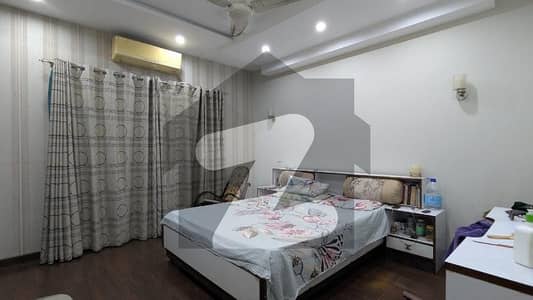 ڈی ایچ اے فیز 6 ڈیفنس (ڈی ایچ اے),لاہور میں 1 کمرے کا 1 کنال کمرہ 40.0 ہزار میں کرایہ پر دستیاب ہے۔