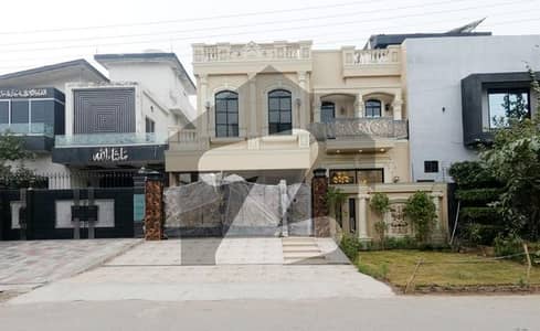 فارمانئیٹس ہاؤسنگ سکیم ۔ بلاک ایم فارمانئیٹس ہاؤسنگ سکیم,لاہور میں 6 کمروں کا 10 مرلہ مکان 4.4 کروڑ میں برائے فروخت۔