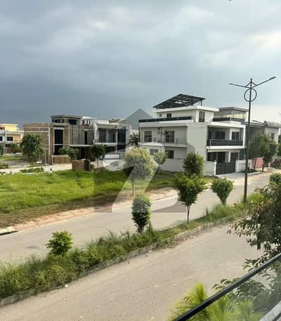 ٹاپ سٹی 1 - بلاک بی ٹاپ سٹی 1,اسلام آباد میں 1 کنال رہائشی پلاٹ 3.3 کروڑ میں برائے فروخت۔