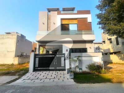 ڈی ایچ اے 11 رہبر فیز 2 - بلاک جے ڈی ایچ اے 11 رہبر فیز 2,ڈی ایچ اے 11 رہبر,لاہور میں 3 کمروں کا 5 مرلہ مکان 1.9 کروڑ میں برائے فروخت۔