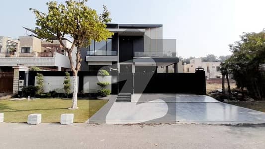 ڈی ایچ اے فیز 5 ڈیفنس (ڈی ایچ اے),لاہور میں 5 کمروں کا 1 کنال مکان 13.5 کروڑ میں برائے فروخت۔