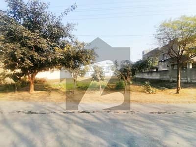 1 KANAL PLOT FOR SALE ON 50 FEET ROAD