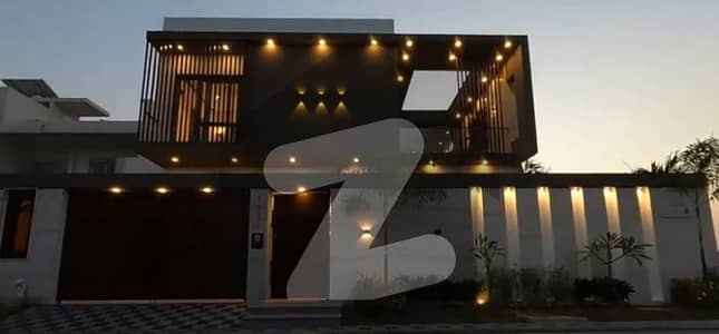 Prime Location House Spread Over 666 Square Yards In DHA Phase 8 Available