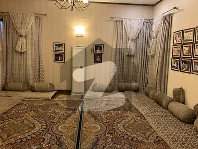 پی ای سی ایچ ایس بلاک 6 پی ای سی ایچ ایس,جمشید ٹاؤن,کراچی میں 6 کمروں کا 1 کنال مکان 15.0 کروڑ میں برائے فروخت۔