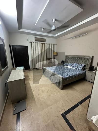 جی ۔ 16/4 جی ۔ 16,اسلام آباد میں 2 کمروں کا 8 مرلہ مکان 2.8 کروڑ میں برائے فروخت۔