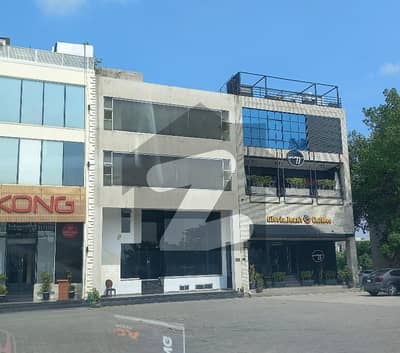 ڈی ایچ اے فیز 4 - ڈبل سی اے بلاک فیز 4,ڈیفنس (ڈی ایچ اے),لاہور میں 4 مرلہ عمارت 8.25 کروڑ میں برائے فروخت۔