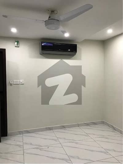 مین بلیوارڈ گلبرگ گلبرگ,لاہور میں 1 کمرے کا 2 مرلہ دفتر 1.1 لاکھ میں کرایہ پر دستیاب ہے۔