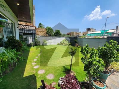 ایف ۔ 6 اسلام آباد میں 6 کمروں کا 1 کنال مکان 12.65 لاکھ میں کرایہ پر دستیاب ہے۔