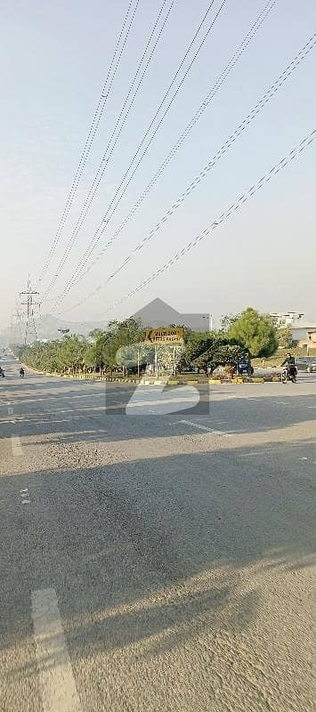 ایم پی سی ایچ ایس - بلاک ڈی ایم پی سی ایچ ایس ۔ ملٹی گارڈنز,بی ۔ 17,اسلام آباد میں 8 مرلہ رہائشی پلاٹ 1.35 کروڑ میں برائے فروخت۔