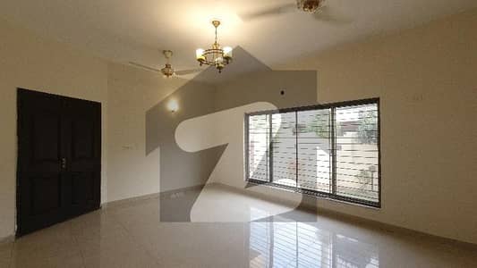 عسکری 10 عسکری,لاہور میں 5 کمروں کا 15 مرلہ مکان 9.58 کروڑ میں برائے فروخت۔