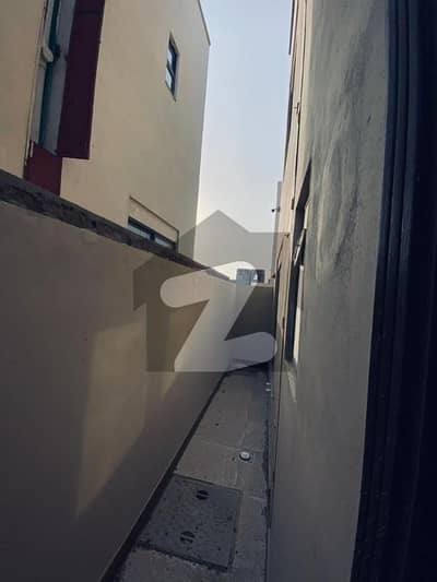 125sq yd VILLA FOR SALE, in Precinct-15 opposite to ALI BLOCK. A-PLUS Construction. 3 Bedrooms, Drawing, Dining, TV Lounge & Americal Kitchen. 10min Drive from Main Gate of Bahria Town Karachi.