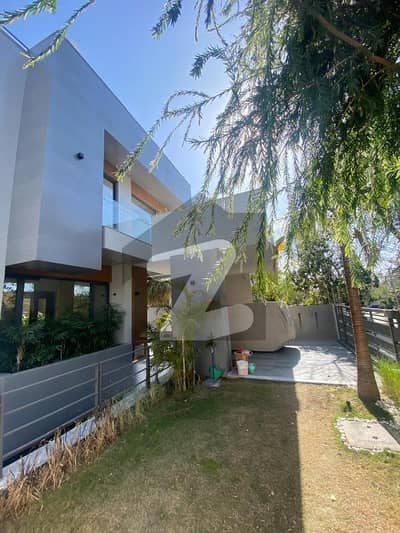 Elegant 6-Bedrooms Triple-Storey Designer House For Rent In F-7