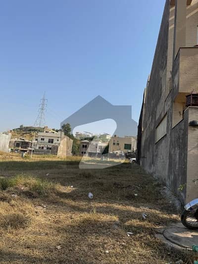 بحریہ ٹاؤن فیز 8 ۔ عمر بلاک بحریہ ٹاؤن فیز 8 ۔ سفاری ویلی,بحریہ ٹاؤن فیز 8,بحریہ ٹاؤن راولپنڈی,راولپنڈی میں 7 مرلہ رہائشی پلاٹ 75.0 لاکھ میں برائے فروخت۔