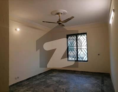 1 Kanal House In Beautiful Location Of PCSIR Staff Colony In PCSIR Staff Colony