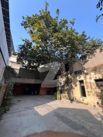 2 Kanal House for Rent in Gulberg Lahore