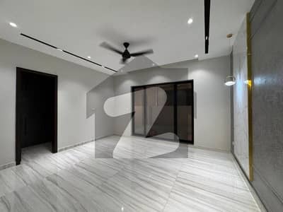 10 MARLA HOUSE WITH BASEMENT + Corner + Facing Park House for sale