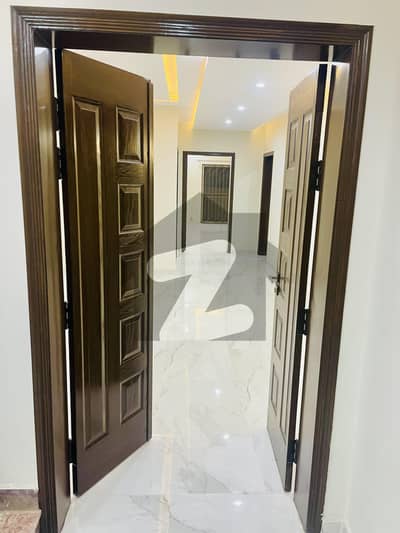 عسکری 10 - سیکٹر ایس عسکری 10,عسکری,لاہور میں 5 کمروں کا 15 مرلہ مکان 2.78 لاکھ میں کرایہ پر دستیاب ہے۔