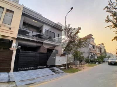 پارک ویو سٹی - ٹولپ اوورسیز پارک ویو سٹی,لاہور میں 4 کمروں کا 5 مرلہ مکان 2.2 کروڑ میں برائے فروخت۔