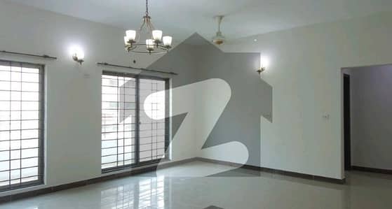 10 Marla Flat In Stunning Askari 11 Is Available For sale