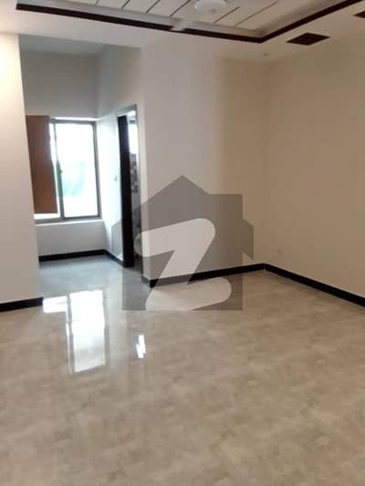 جی ۔ 9 اسلام آباد میں 5 کمروں کا 7 مرلہ مکان 5.4 کروڑ میں برائے فروخت۔