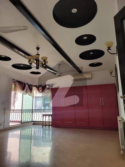 ڈی ایچ اے فیز 4 ڈیفنس (ڈی ایچ اے),لاہور میں 3 کمروں کا 1 کنال بالائی پورشن 1.1 لاکھ میں کرایہ پر دستیاب ہے۔