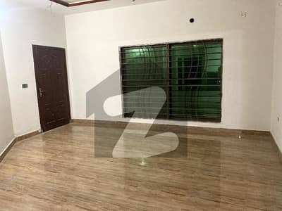 جوہر ٹاؤن فیز 2 جوہر ٹاؤن,لاہور میں 2 کمروں کا 10 مرلہ زیریں پورشن 70.0 ہزار میں کرایہ پر دستیاب ہے۔