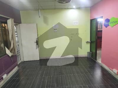 خالد بِن ولید روڈ کراچی میں 6 مرلہ دفتر 1.2 لاکھ میں کرایہ پر دستیاب ہے۔