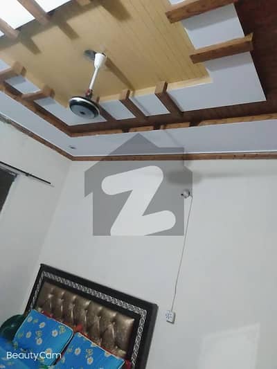 سبزہ زار سکیم لاہور میں 4 کمروں کا 5 مرلہ مکان 1.0 لاکھ میں کرایہ پر دستیاب ہے۔