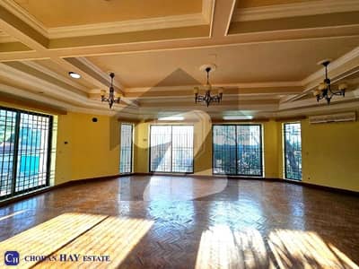 F-7 HOT PROPERTY FOR SALE PRIME AND PIECE FULL LOCATION