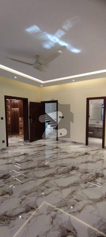 F-8 CORNER BEAUTIFUL LOCATION HOUSE FOR SALE PRIME AND PEACEFUL LOCATION