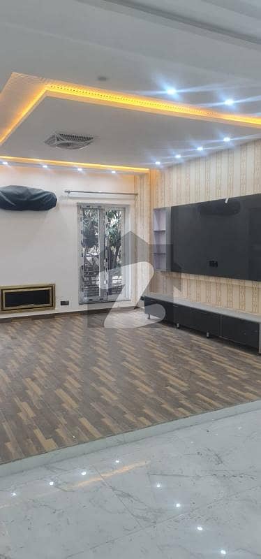 F-8 LUXURY HOUSE FOR SALE PRIME LOCATIONS