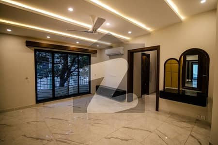 F-6 CORNER HOUSE FOR SALE PRIME AND PICE LOCATION