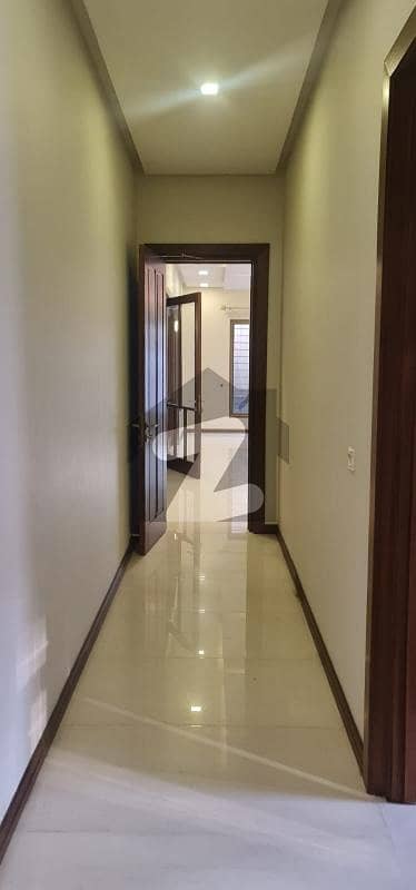 ای ۔ 7 اسلام آباد میں 6 کمروں کا 2 کنال مکان 68.0 کروڑ میں برائے فروخت۔