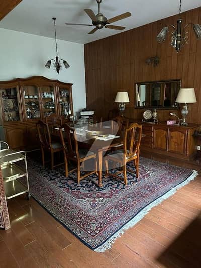 گلبرگ 3 گلبرگ,لاہور میں 2 کنال کمرشل پلاٹ 16.0 کروڑ میں برائے فروخت۔