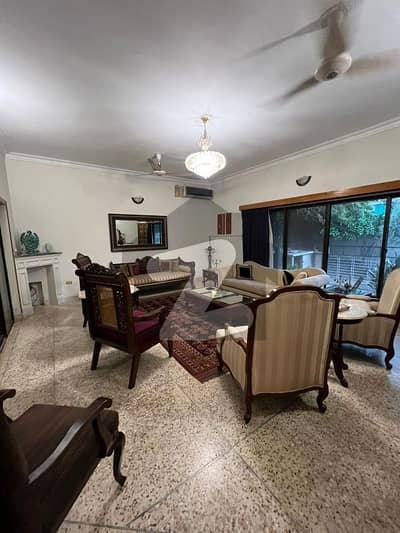 ایف ۔ 7 اسلام آباد میں 7 کمروں کا 1 کنال مکان 23.0 کروڑ میں برائے فروخت۔