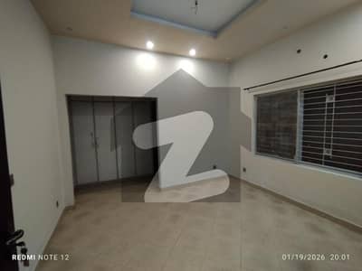 سمن آباد لاہور میں 2 کمروں کا 6 مرلہ زیریں پورشن 60.0 ہزار میں کرایہ پر دستیاب ہے۔