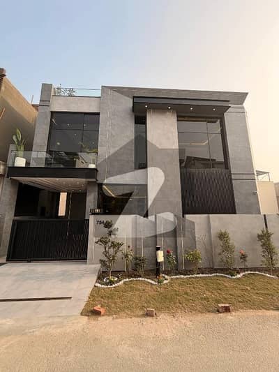 خدا بخش کالونی کینٹ,لاہور میں 5 کمروں کا 6 مرلہ مکان 2.35 کروڑ میں برائے فروخت۔